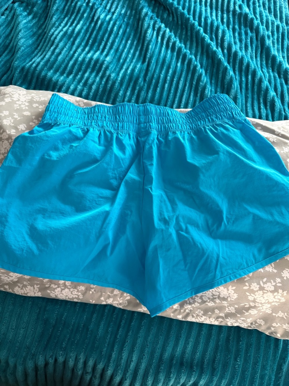 PINK Victoria's Secret Bright Teal Athletic Shorts - Picture 4 of 4